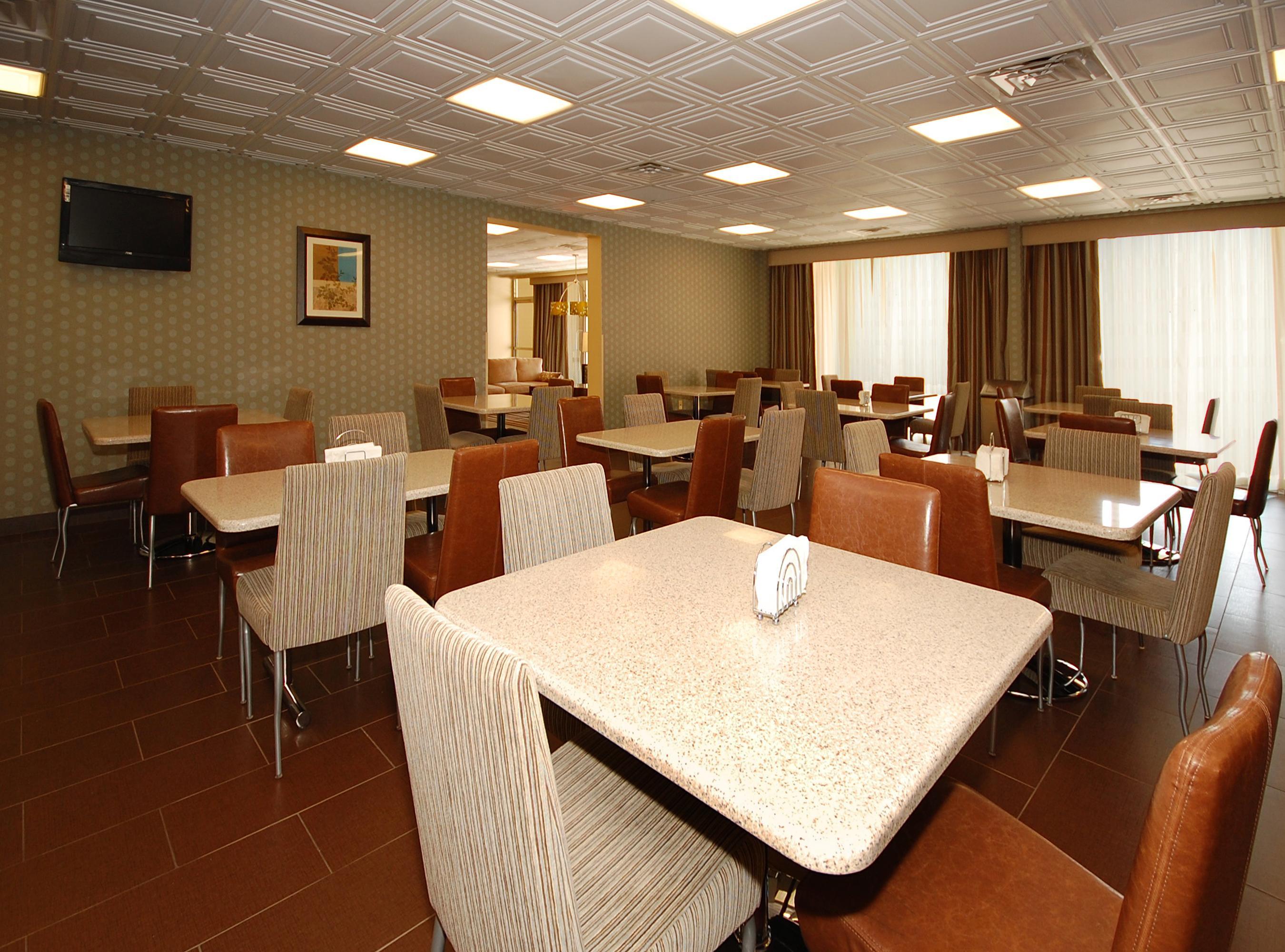 Quality Inn & Suites Charleston - Civic Center Restaurant bilde