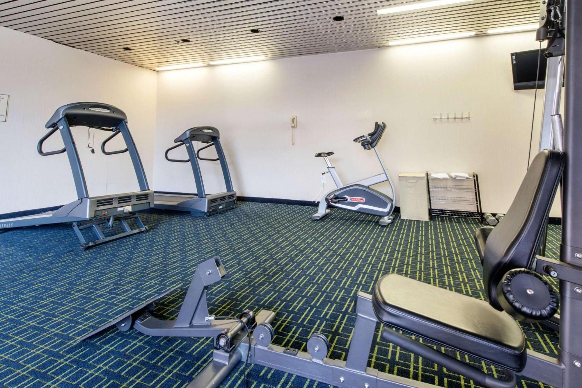 Quality Inn & Suites Charleston - Civic Center Eksteriør bilde