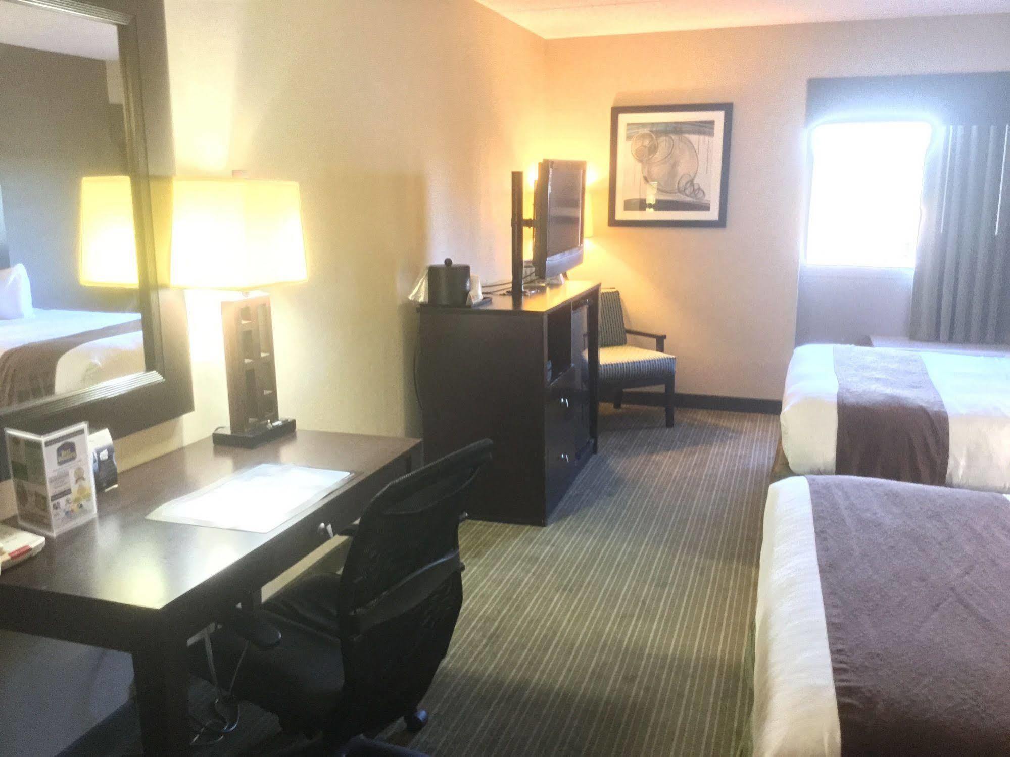 Quality Inn & Suites Charleston - Civic Center Eksteriør bilde