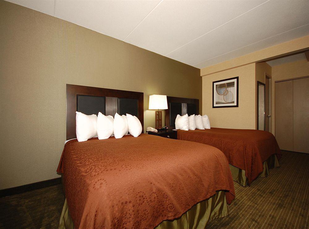 Quality Inn & Suites Charleston - Civic Center Rom bilde