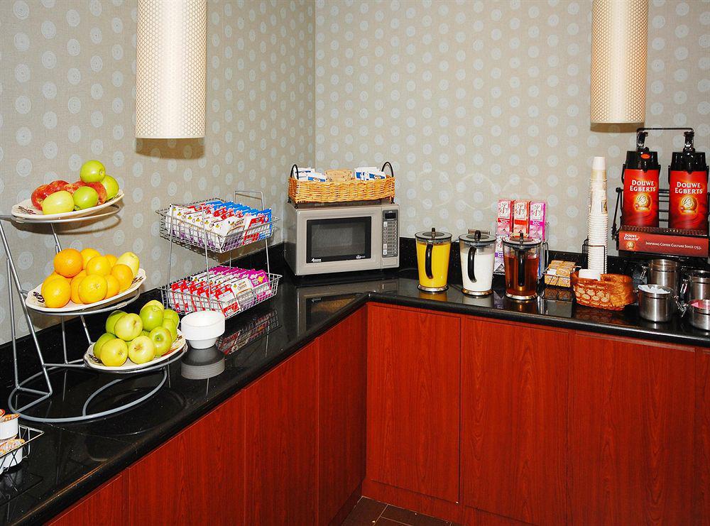 Quality Inn & Suites Charleston - Civic Center Restaurant bilde